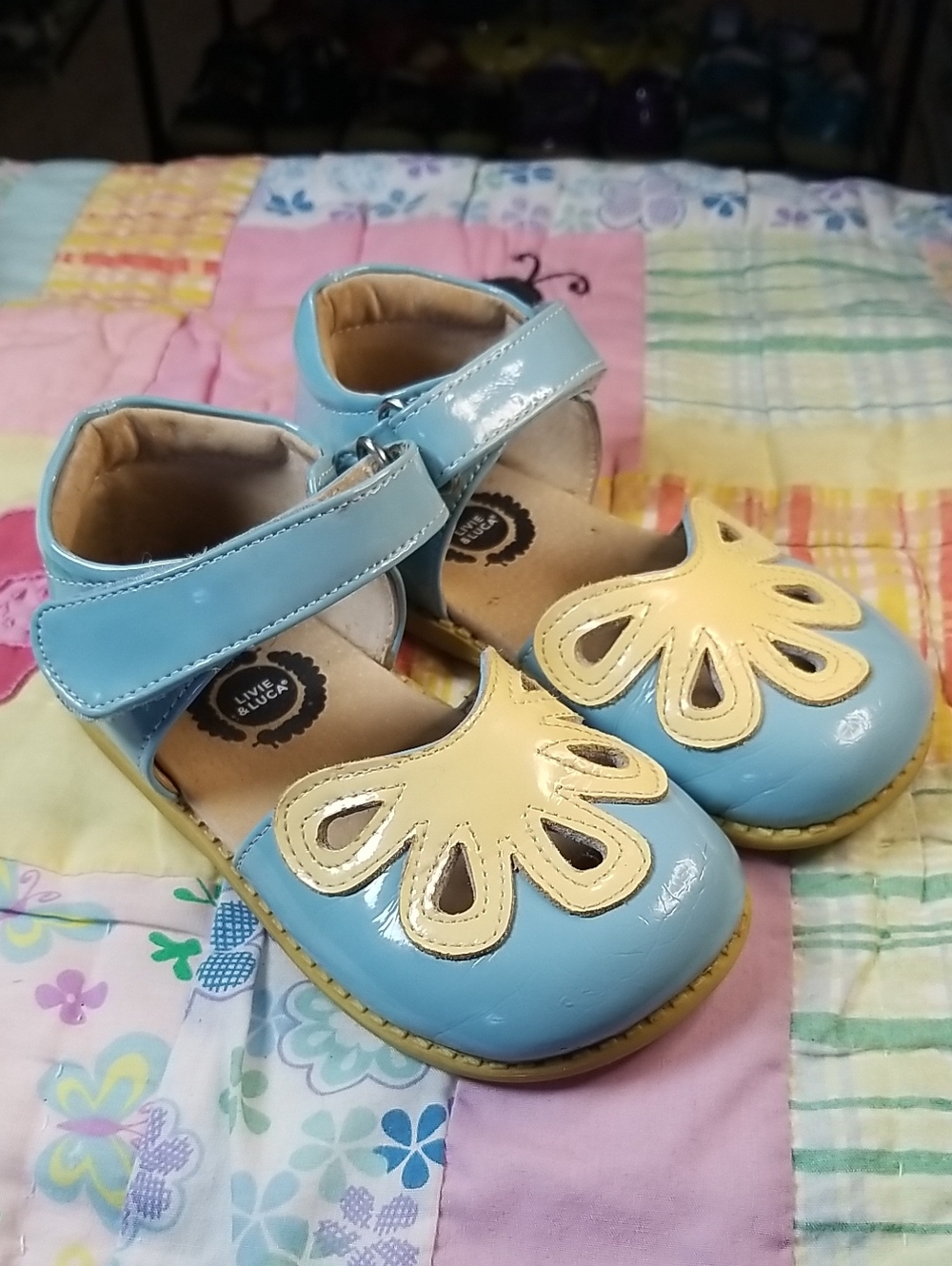 Livie & Luca Light Blue and Yellow Girls Mary Jane Shoes Size 9 Petals
